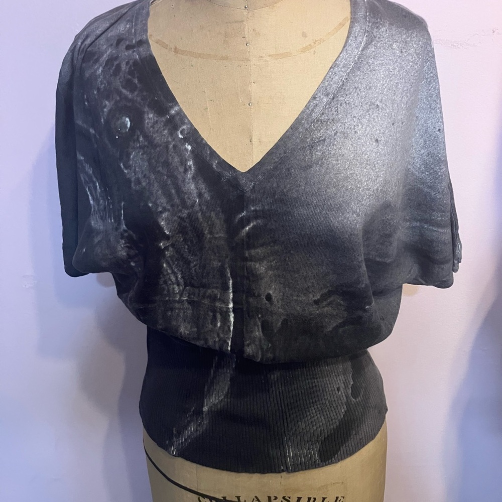 Cool abstract printed lightweight sweater